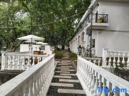 Jinxi · Lucky | Mountain Moon Health and Beauty Stay