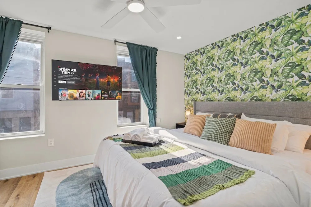 South Philly Extended Stay- 1 Block to Pats Steaks
