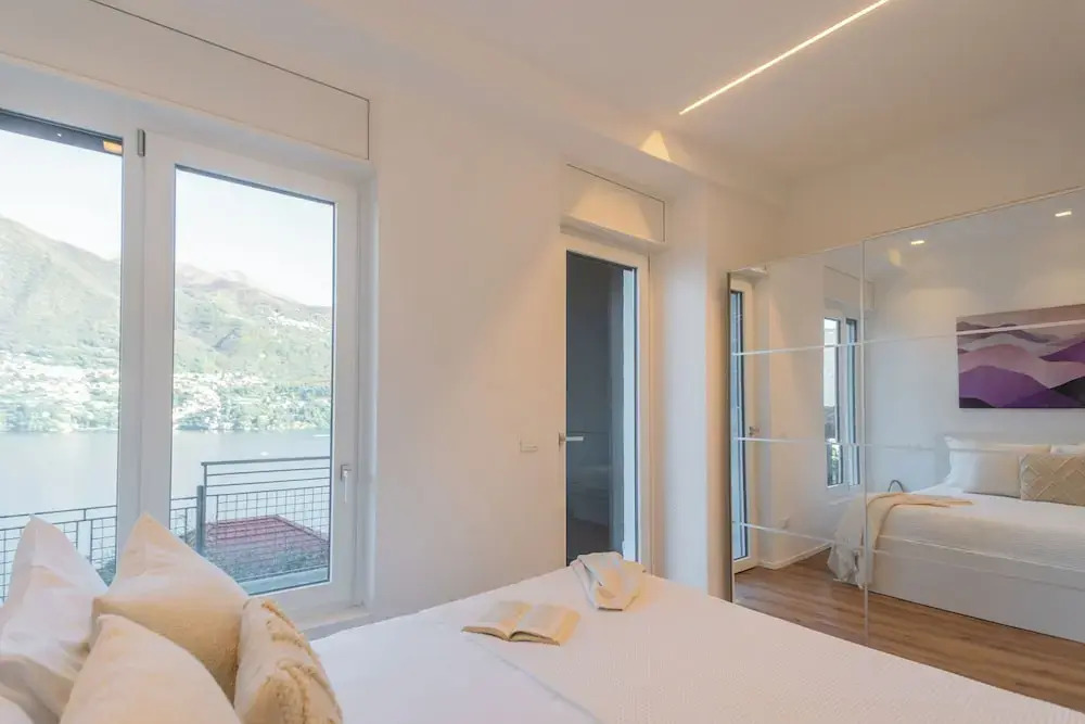 Villa Regina Retreat with Pool Lake View