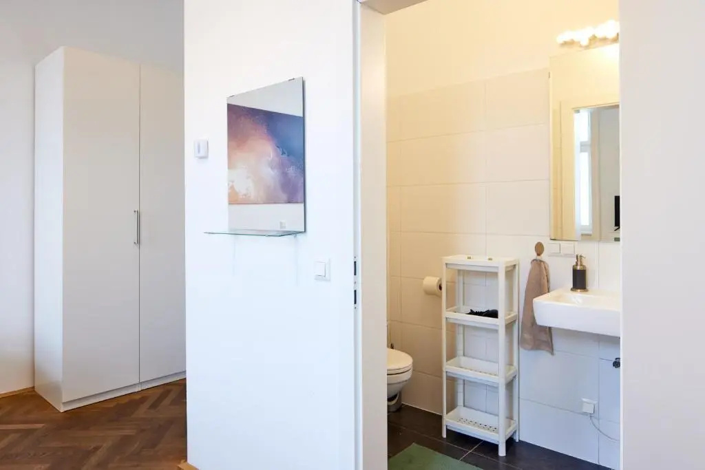 Nice Studio Close To Metro III (Adults Only)
