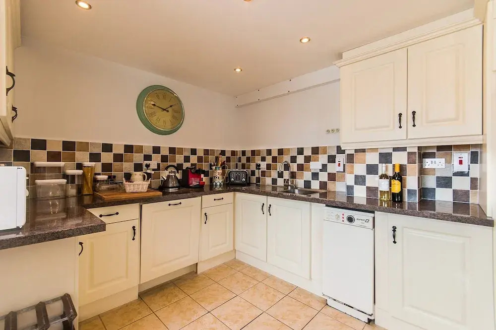 Family Beach House Located Within a Short Stroll of Waterville