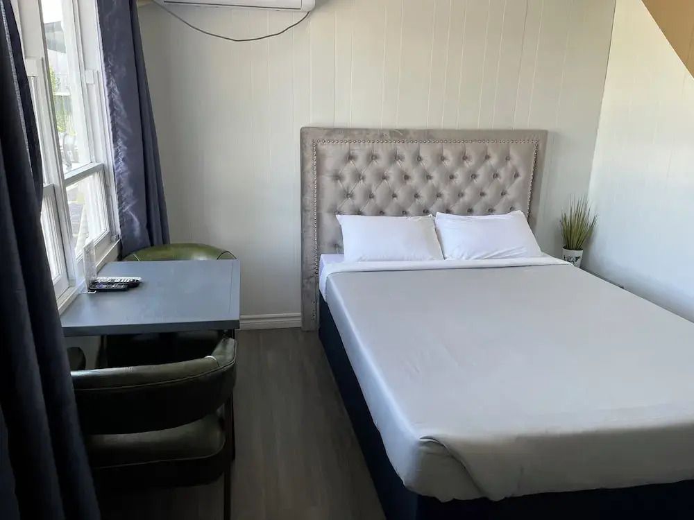 Stop 21 Motel