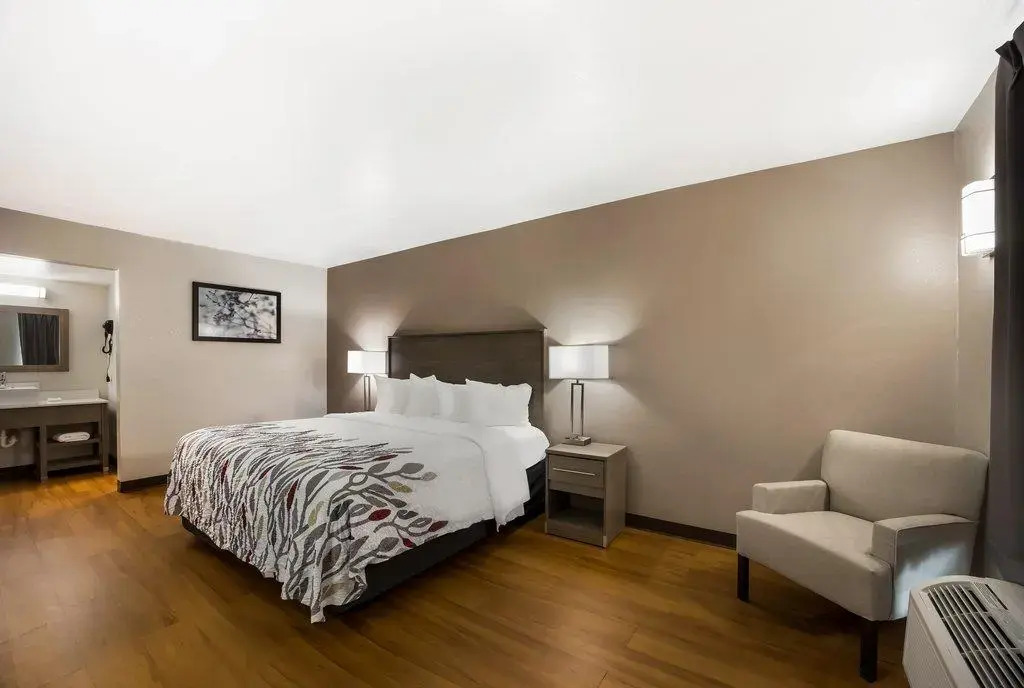 Red Roof Inn & Suites Thomasville