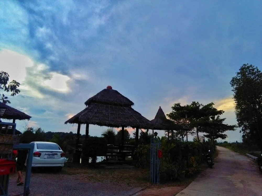 Saeng Tai Amphawa