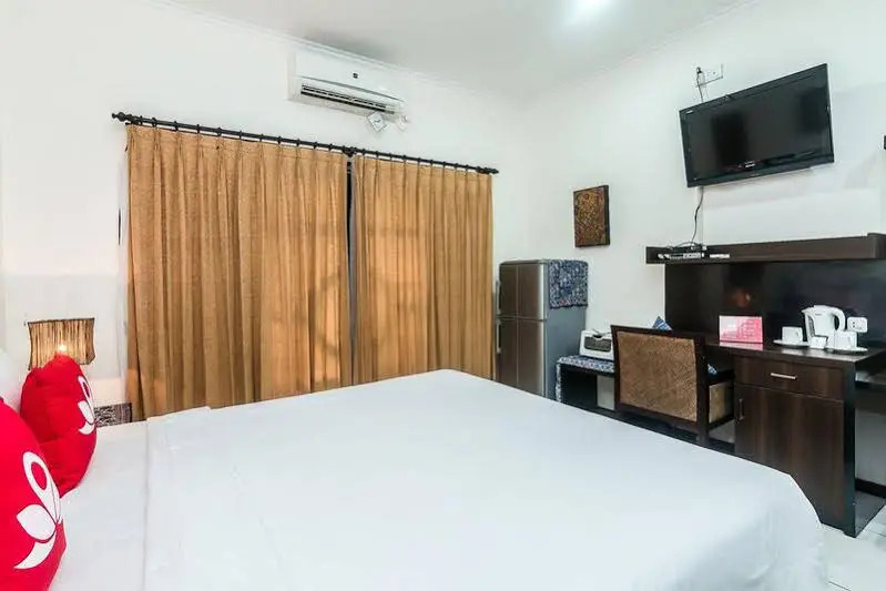 ZenRooms Seminyak Gunung Athena