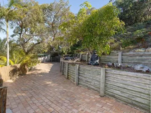 Whale Tales' 78 Lentara Street - Fantastic Water Views Over Fingal Beach