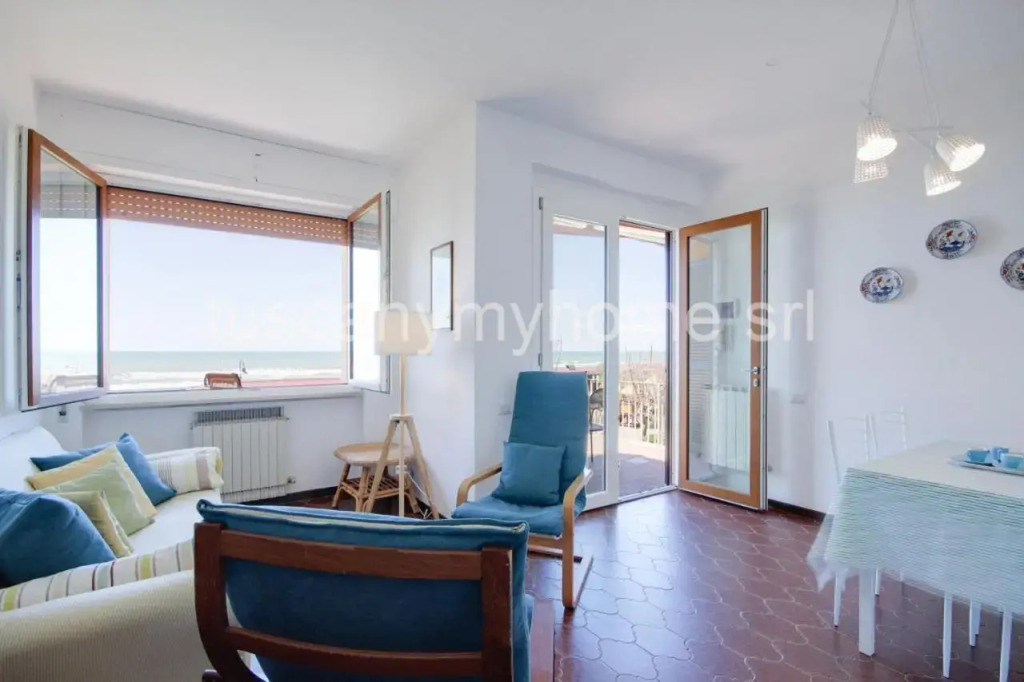 VELA terrazza sul mare con 2 camere e parcheggio