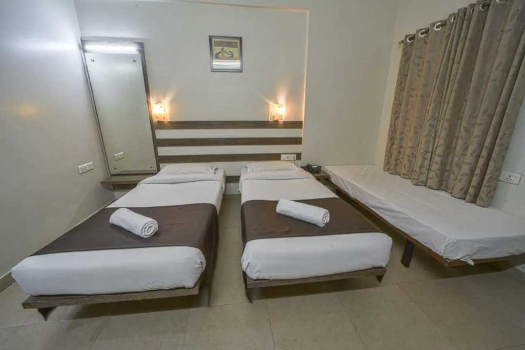 Hotel Orient Crown, Kolhapur