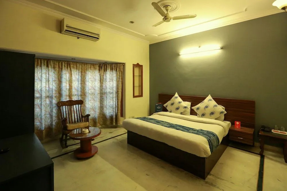 OYO 5634 IVY Stays - Manoj Pandey Chowk