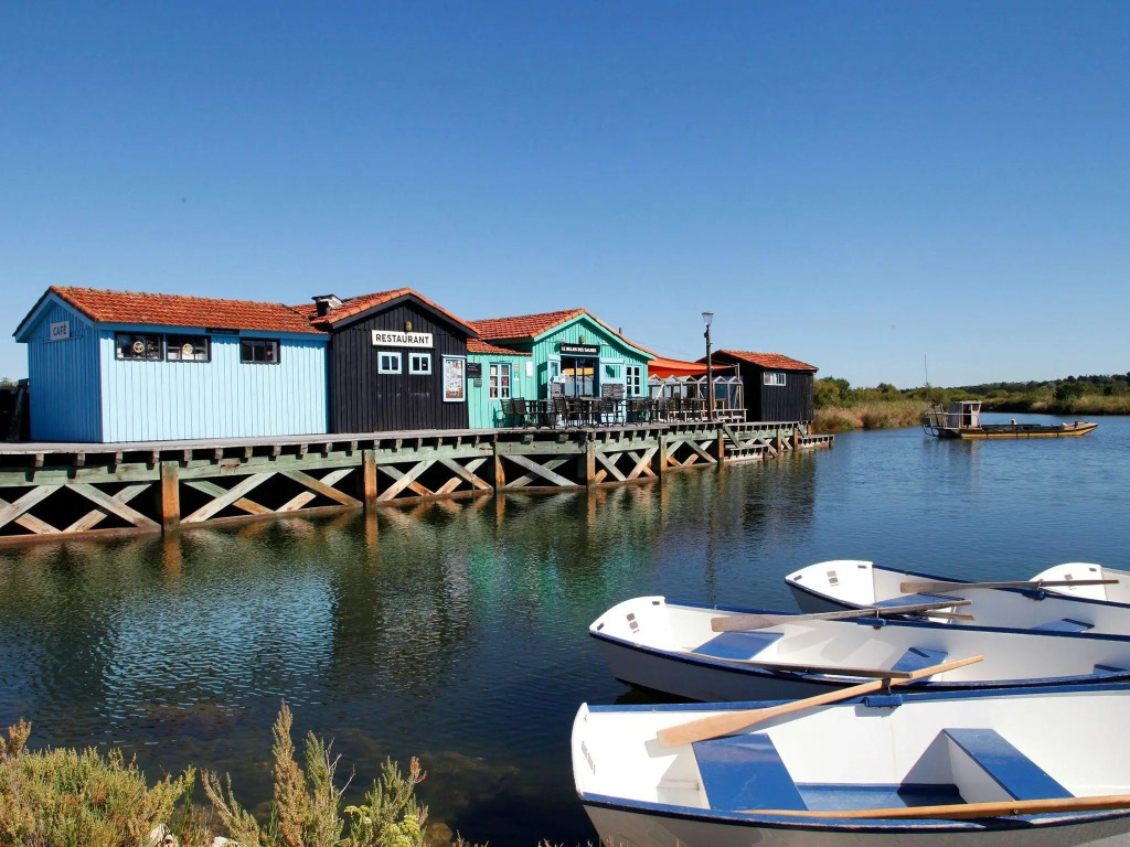Colorful semi-detached house, just 300m. away from the beach