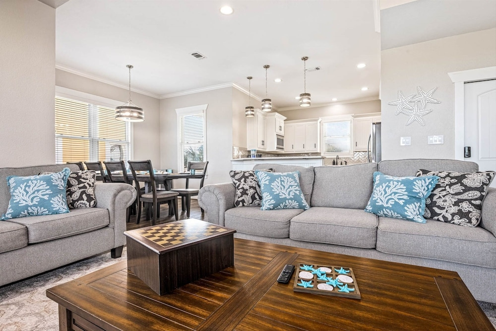 Blu Pearl 5 Bedroom Home