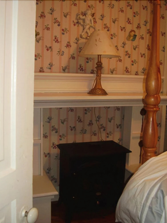 Niagara On The Lake Historic Rental Cottage