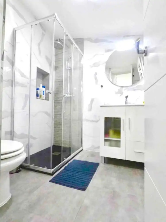 Apartment with One Bedroom in Madrid, with Wifi