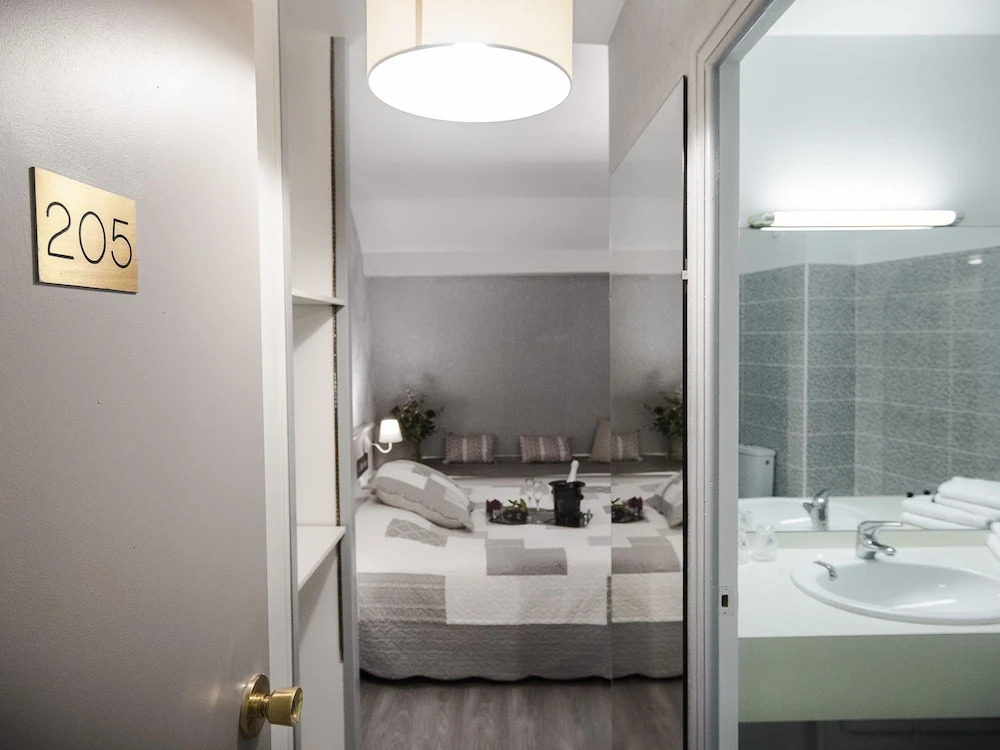 Hotel Le Chantereigne