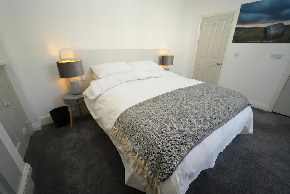 Immaculate 1-bed Apartment in Merthyr Tydfil