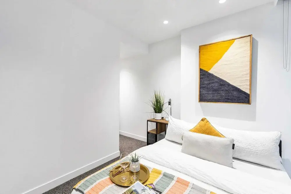 A Lovely Apt Right Next to Southern Cross Station