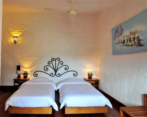 Rova Hotel