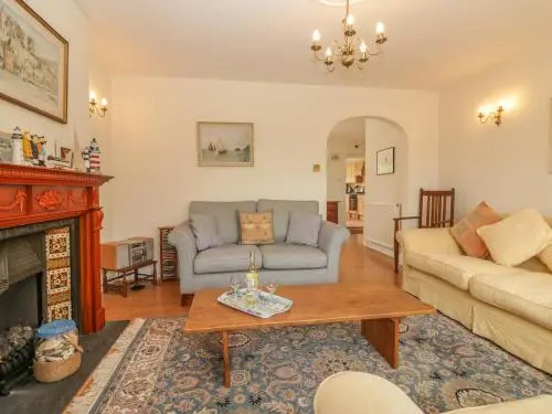 Marine Cottage