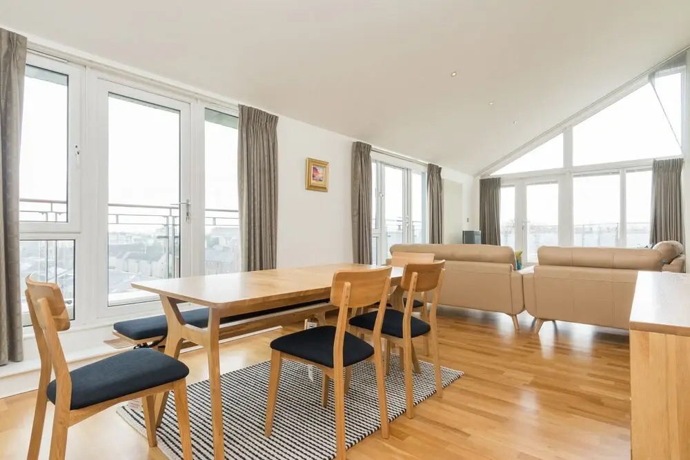 403 Portland Gardens Penthouse Apartment