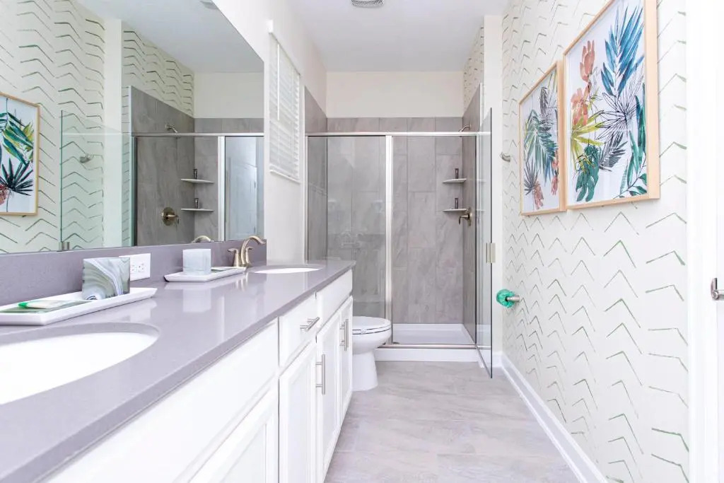Stunning 5 Bd w/ Pool Close to Disney @ Storey Lake 2767