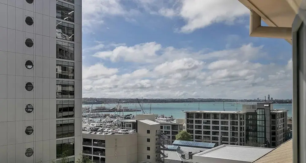 QV Executive Penthouse with Parking - 782
