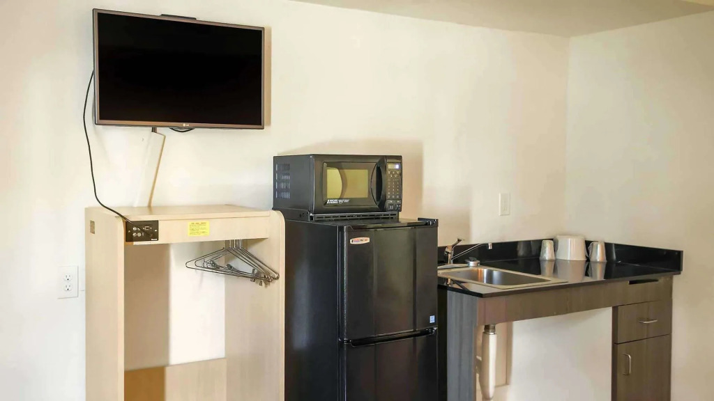 Motel 6-Greensboro, NC - Airport