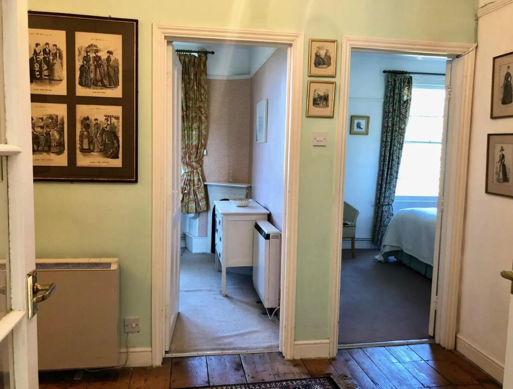 Dressmakers Salon - Unique 3 Bedroom in Gothic Villa