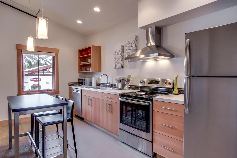 Front Street Suites