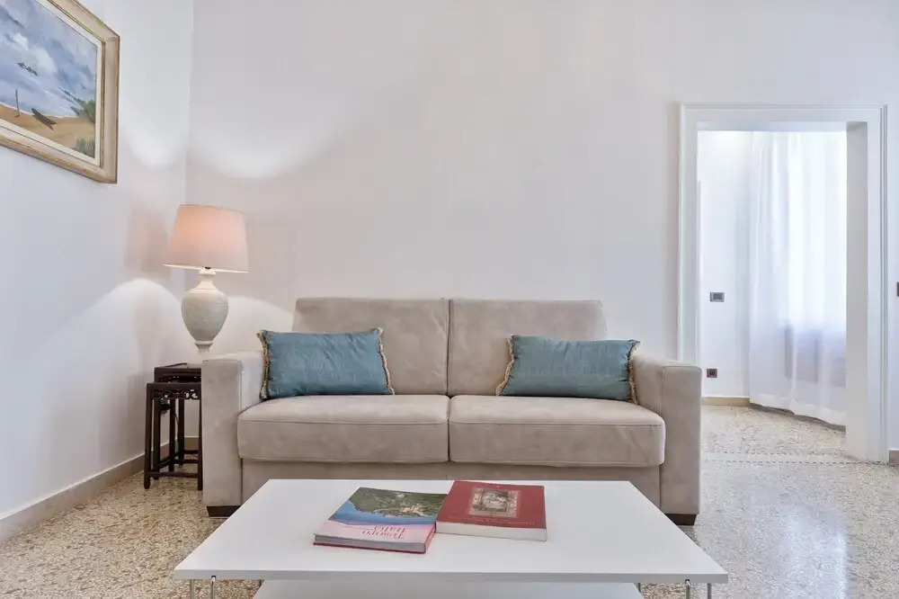 Tolentini Canal View Apartment