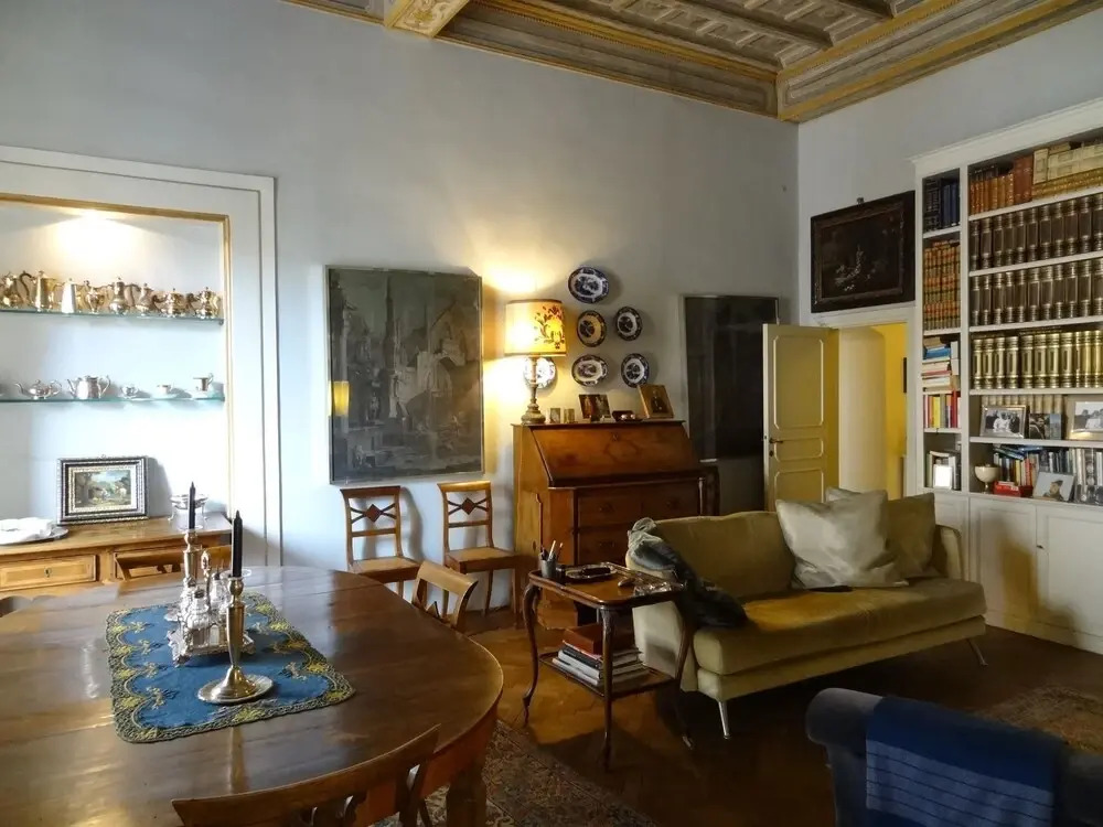 In Rome, Aristocratic, 3 Bedroom in Elegant, Historic Palace 3 Bedrooms 3 Bathrooms Apts