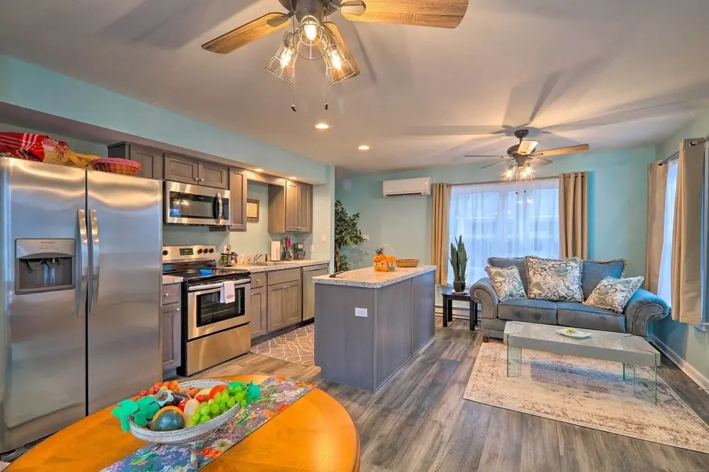 Unwind Fireside! Poconos Cottage 12 Mi to Slopes