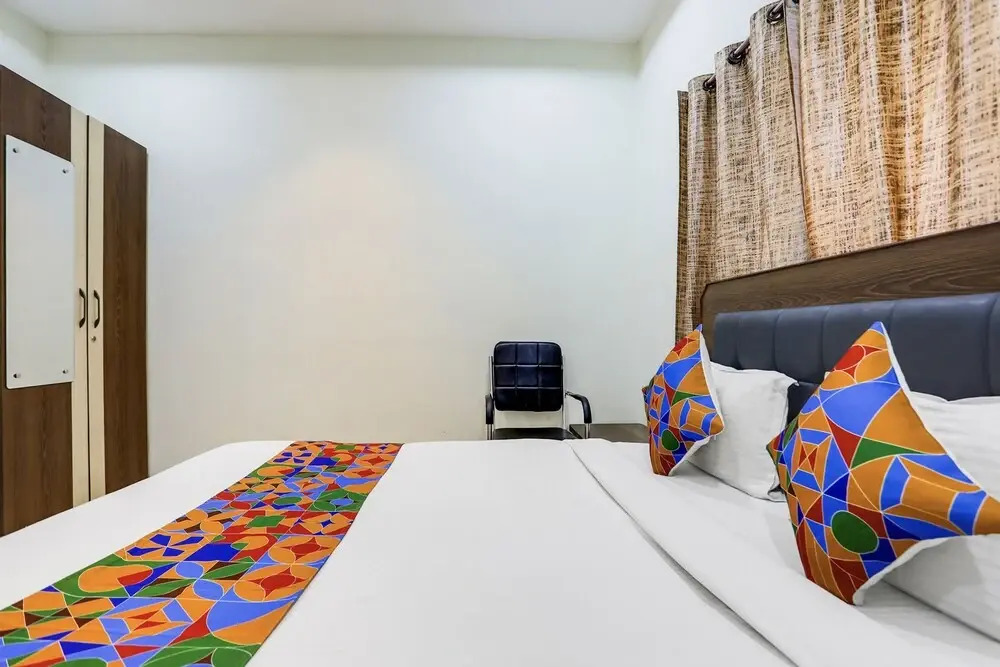 FabHotel Johar Inn