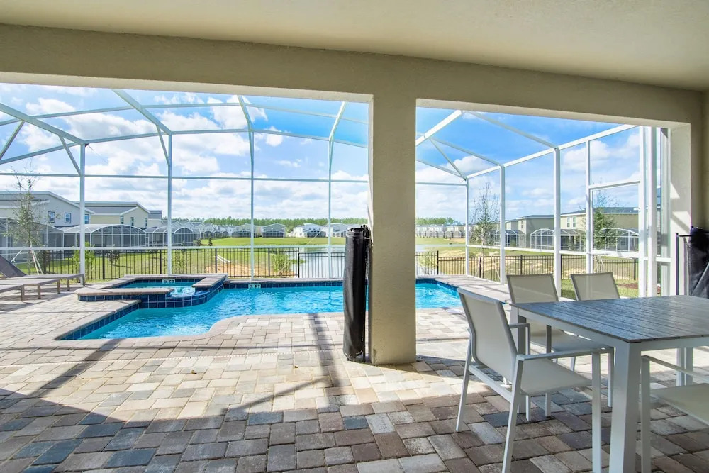 8912 Cabot Cliffs Dr