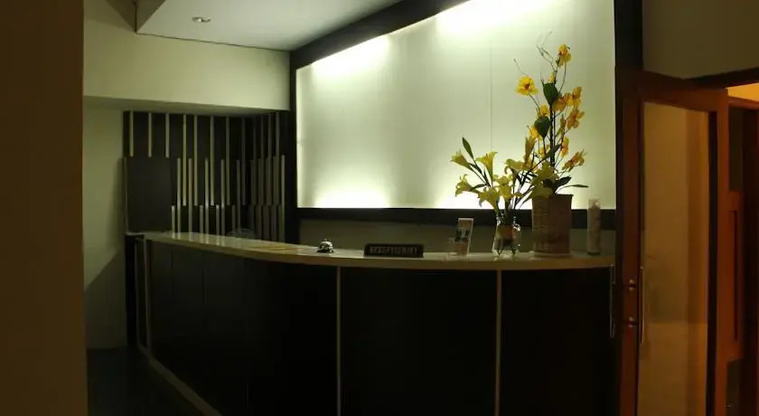 Nirvana Inn seturan Mitra RedDoorz