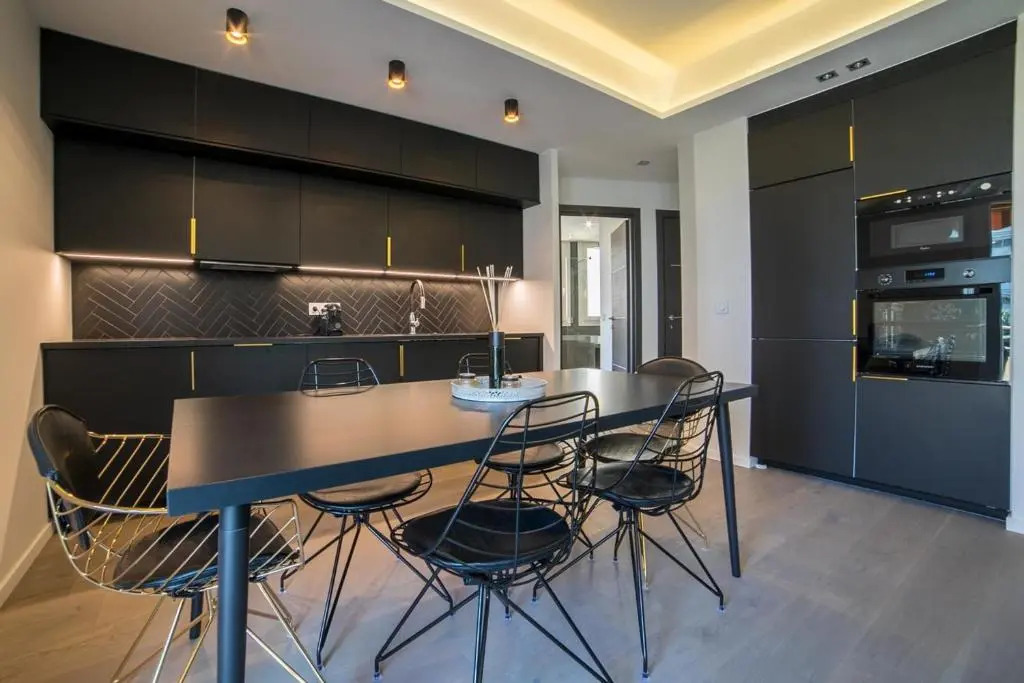 Superb Modern 2BR Flat Close to Croisette