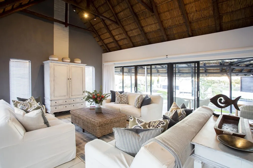 CANAL GUEST HOUSE - Waterfront Boutique B&B
