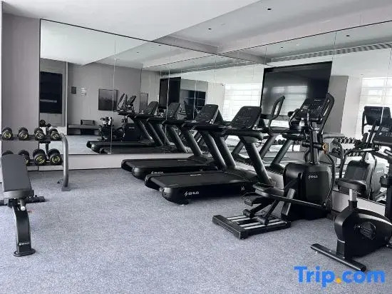 Zhuhai Jinwan Huafa Shangdu Aviation New City Atour Hotel