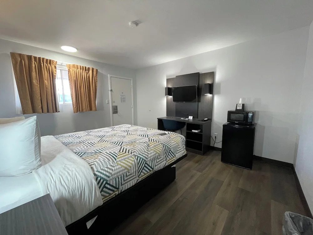 Motel 6 Artesia, NM