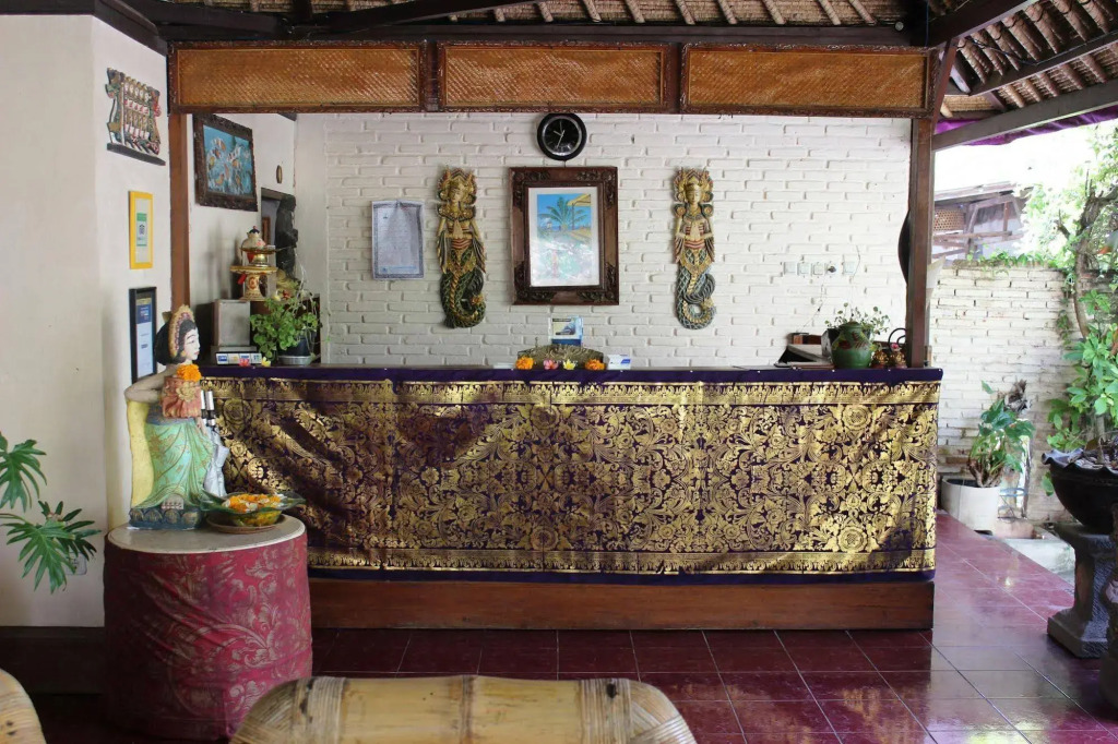 Anom Beach Hotel