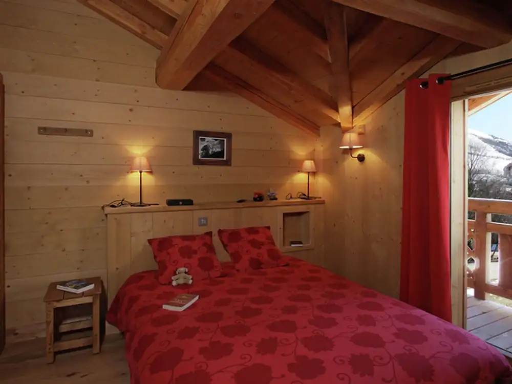 Alpien Chalet w/ Sauna