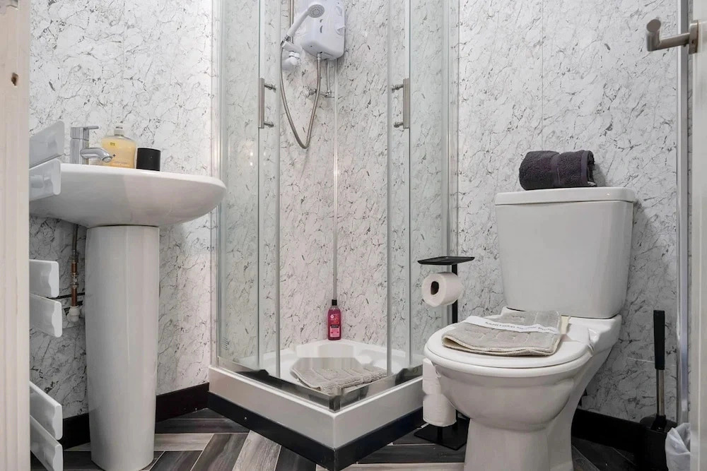 Spacious 4BR City Centre Apartment Dundee