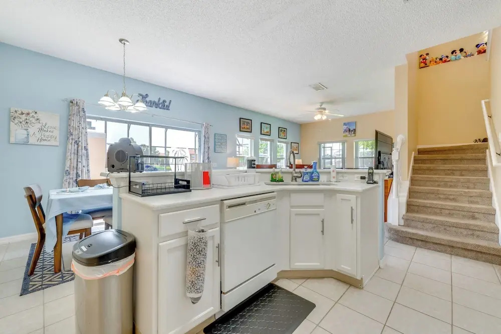 10 Mi to Disney Parks: Resort Retreat w/ Patio