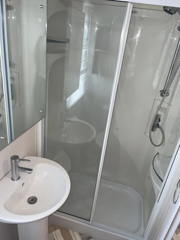 3guest-2bedroom-wifi-tv