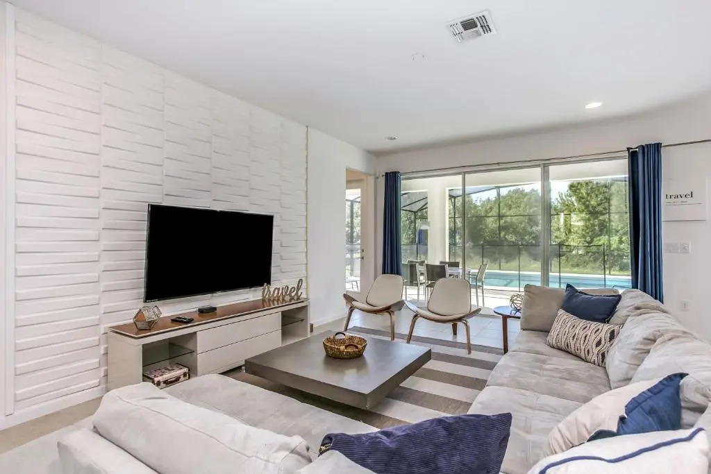 Bella Vida Resort 5 Bedroom Vacation Home with Pool 1870