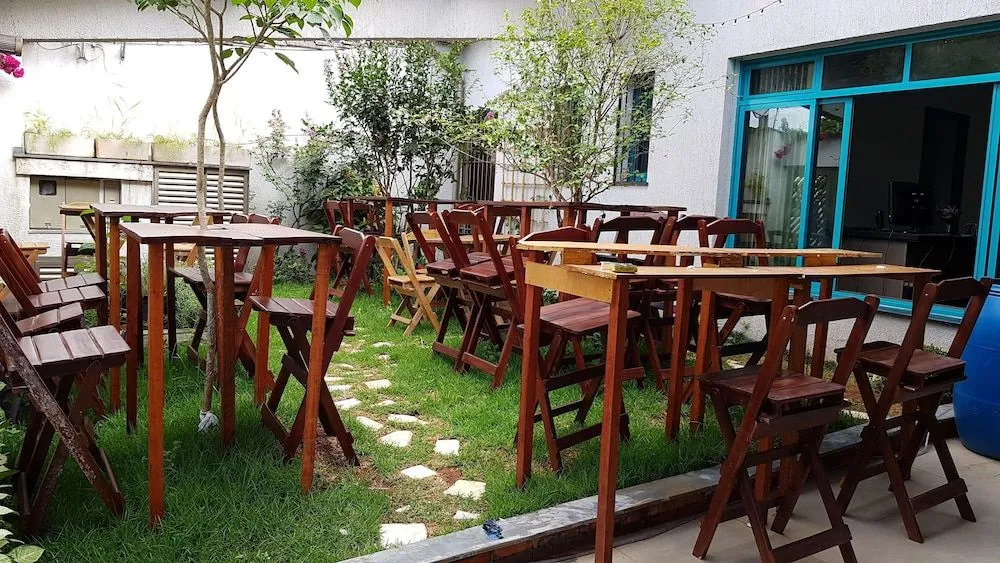 Hobi Hostel Bar & Lounge