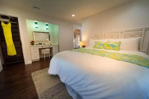The Newport Lofts - 617 Thames Street