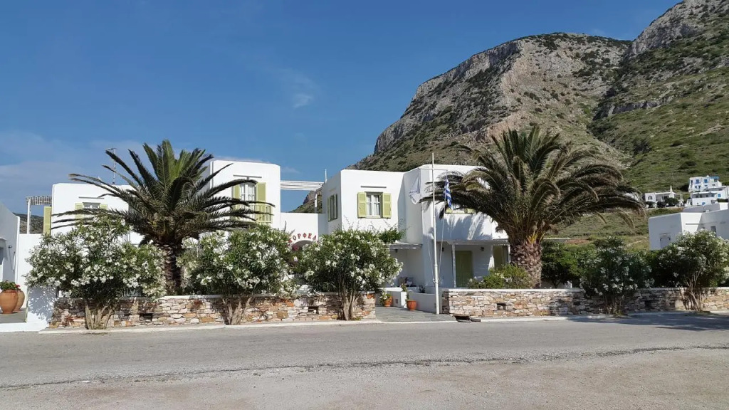 Morpheas Pension Rooms & Apartments