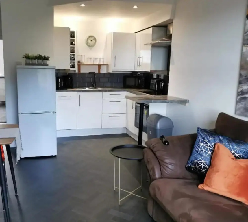 Beautiful 2-bed Seaview Apartment in Plymouth