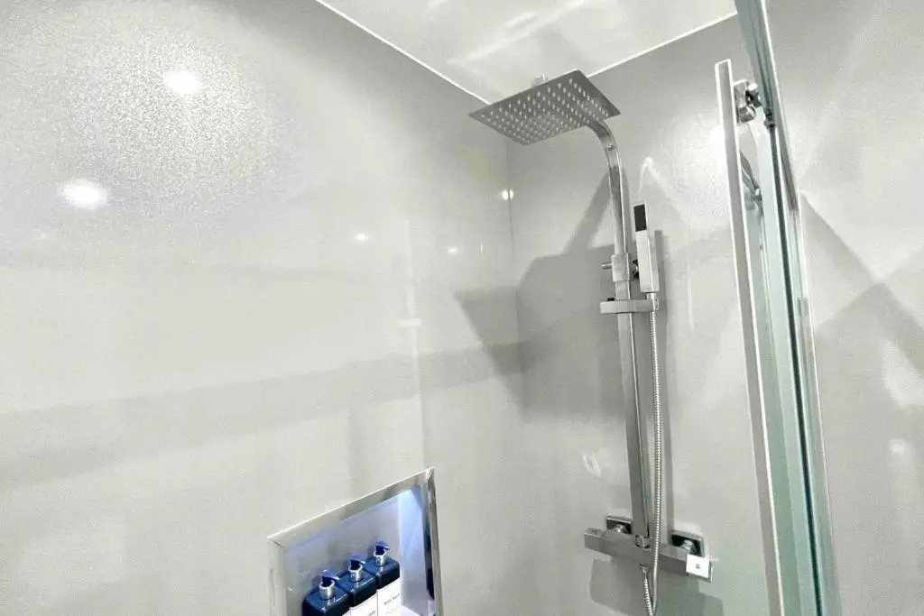 Stunning Luxury Apartment Near Motherwell