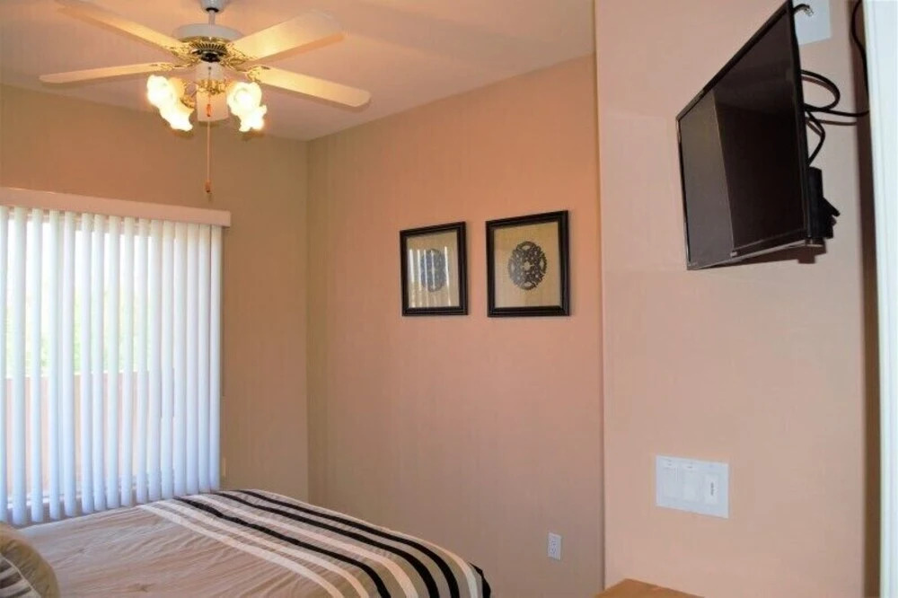 Bobitsky and Gomez - 2 Br Condo